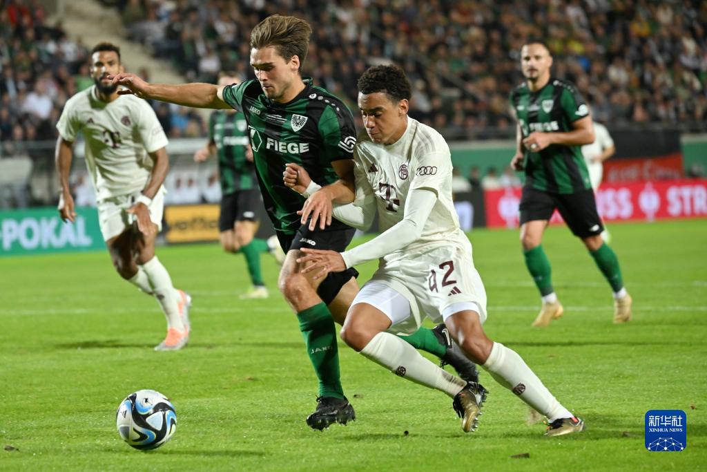 半场战报：汉堡1-0斯图加特，格拉策尔破门